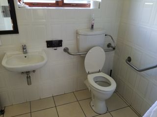 wheelchair disabled accommodation port elizabeth04